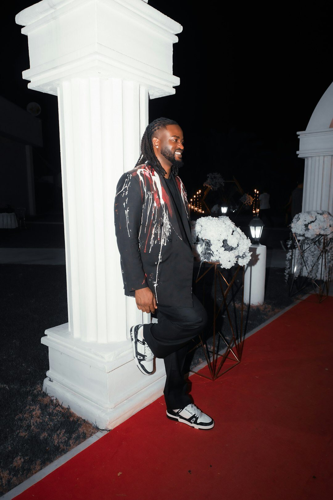 celebrity on red carpet